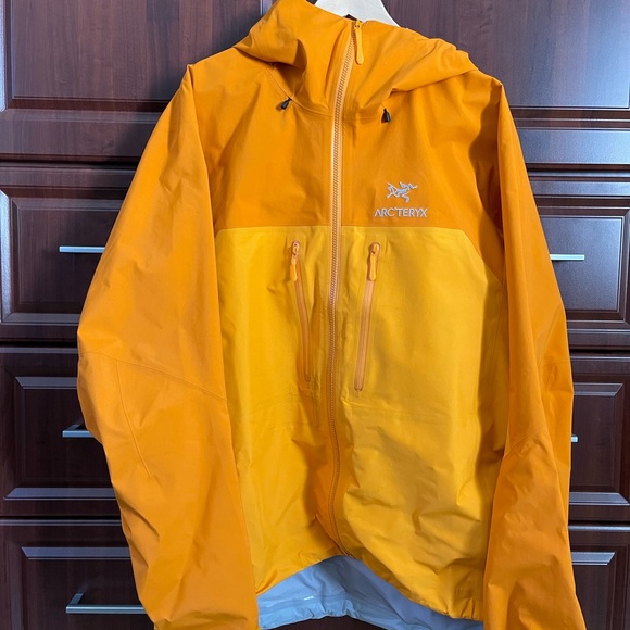 ARCTERYX ALPHA AR GORETEX JACKET - Picture 3 of 5